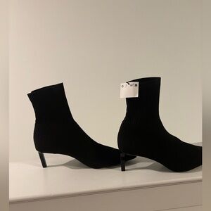 Zara Black Ribbed Knit Ankle Boots